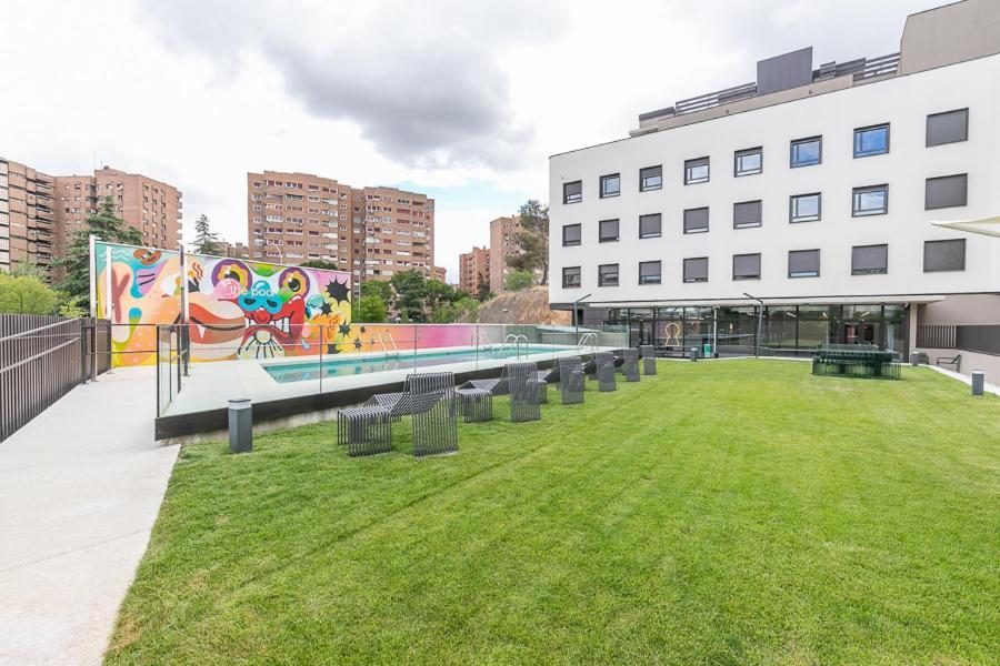 Micampus Madrid Sinesio Delgado Student Residence Екстериор снимка