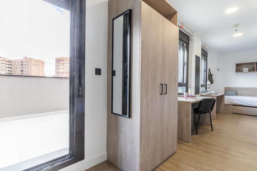 Micampus Madrid Sinesio Delgado Student Residence Екстериор снимка