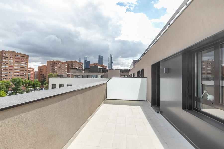 Micampus Madrid Sinesio Delgado Student Residence Екстериор снимка